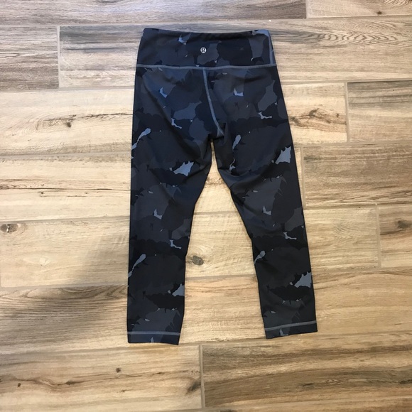 Lululemon Wunder Under Crop - Palm Party Blue - Picture 2 of 8